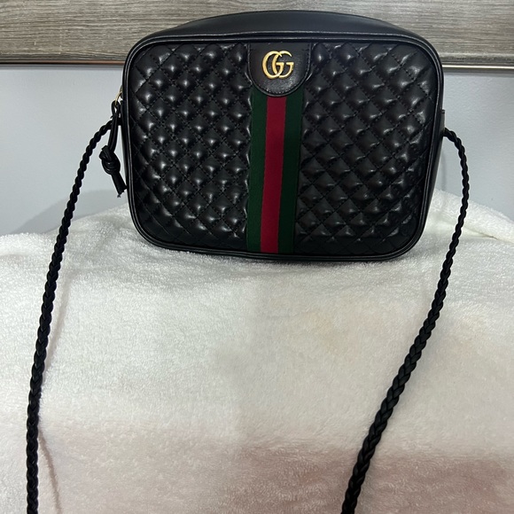 Gucci Handbags - Gucci crossbody. Still in good condition. Used 3 times.